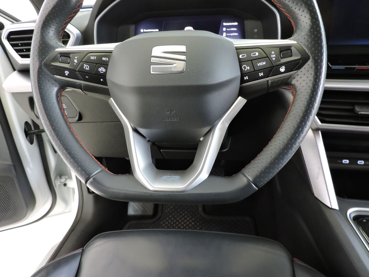 Seat Leon León Sportstourer 1.5 TGI 96 kW (130 CV) DSG FR - Foto 12