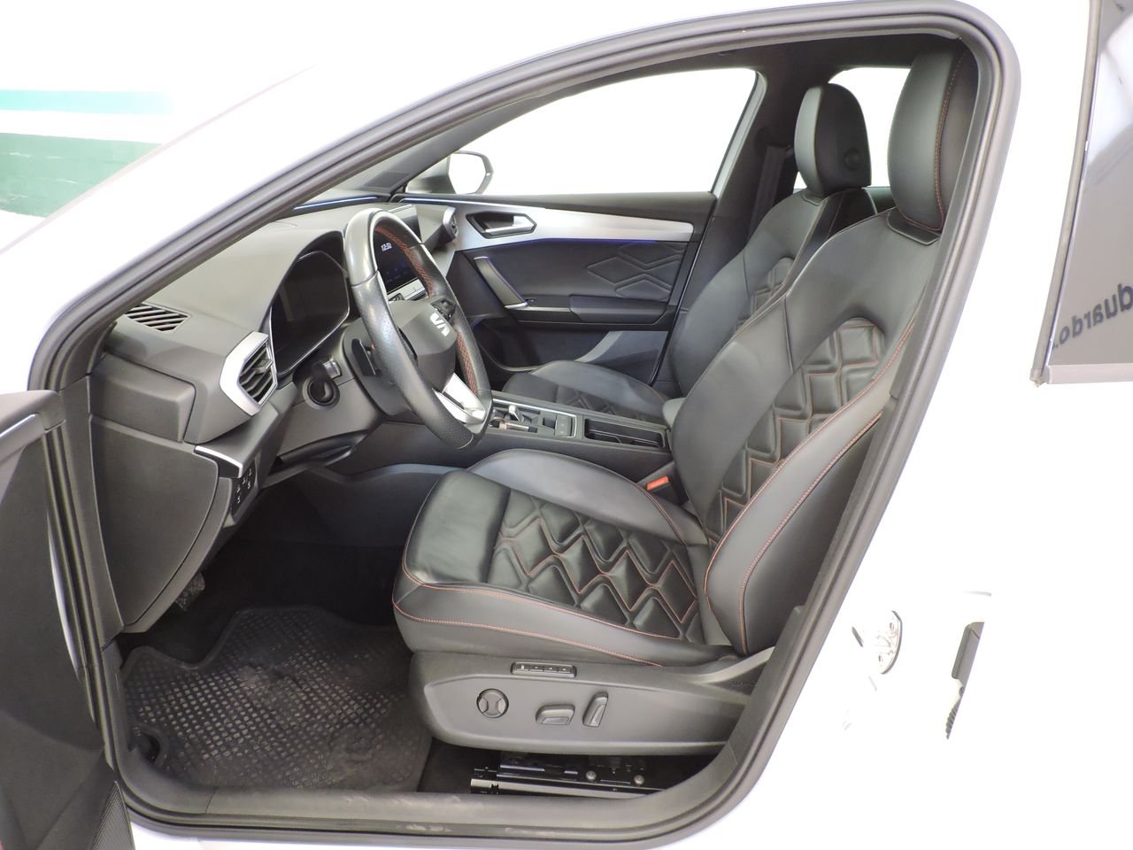 Seat Leon León Sportstourer 1.5 TGI 96 kW (130 CV) DSG FR - Foto 9