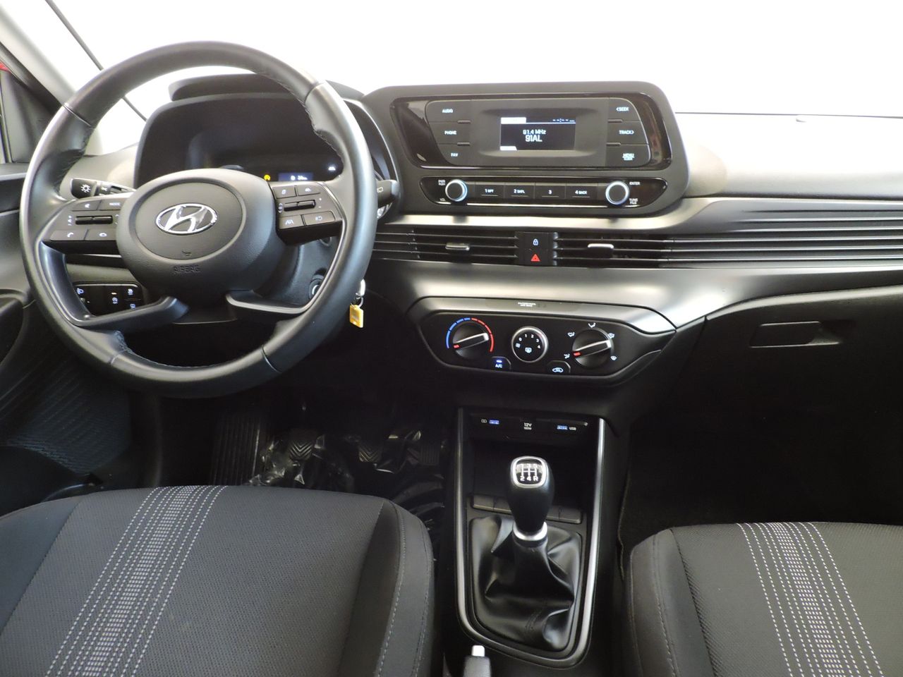 Hyundai Bayon 1.2 MPi 84 CV Essence - Foto 8