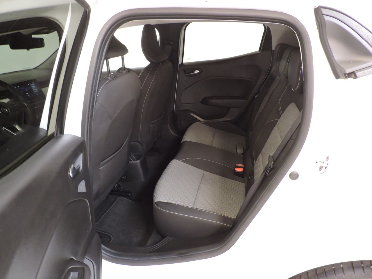 Renault Clio V BUSINESS 1.0 TCE 100CV GLP - Foto 16