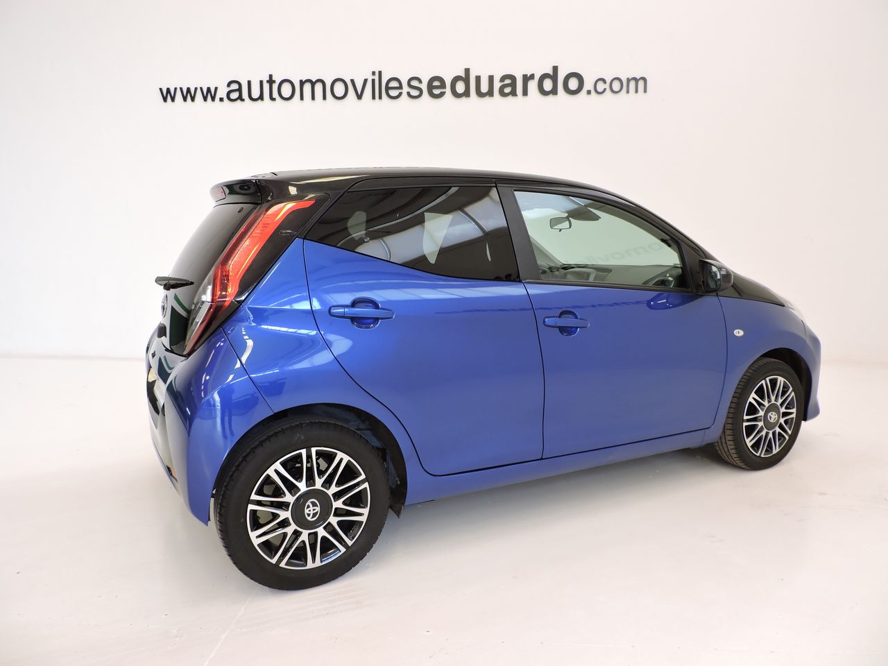 Toyota Aygo 5p 70 x-cite x-shift - Foto 5