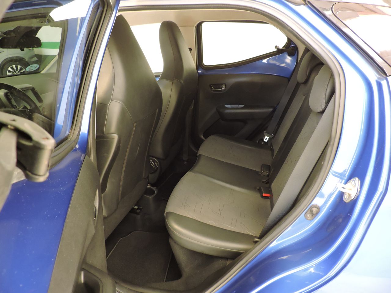 Toyota Aygo 5p 70 x-cite x-shift - Foto 11