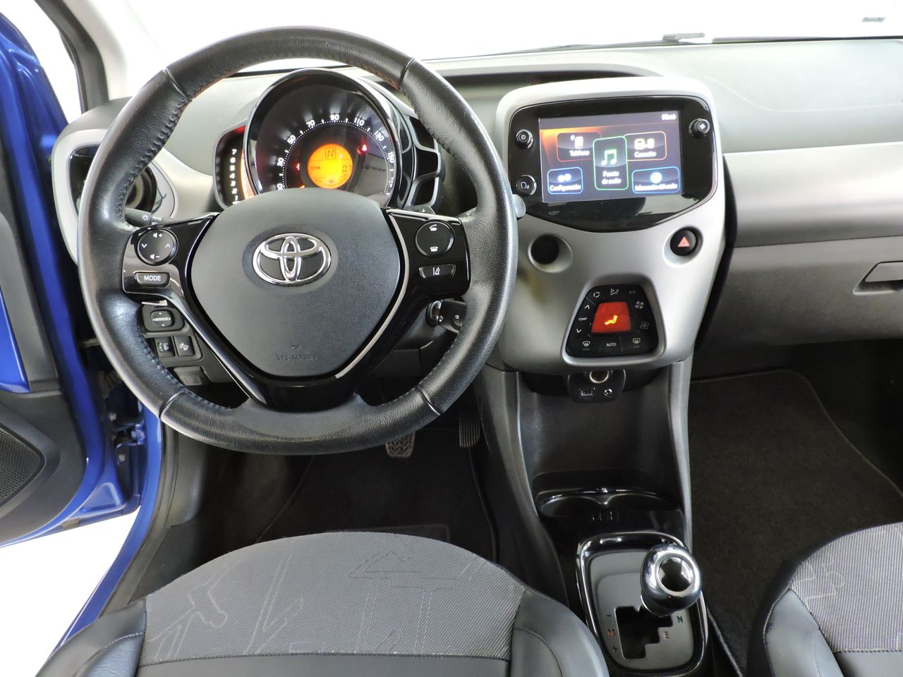 Toyota Aygo 5p 70 x-cite x-shift - Foto 8