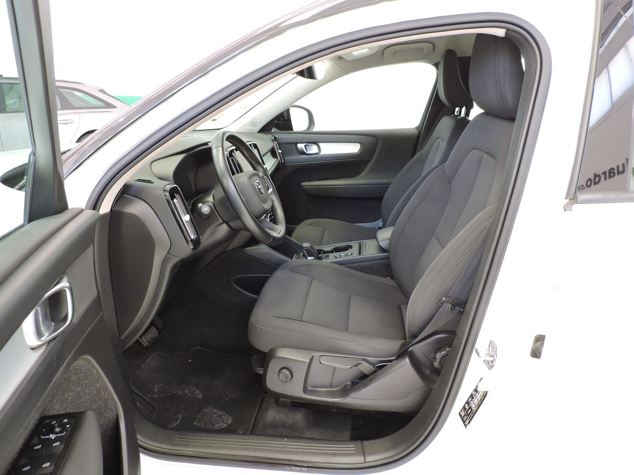 Volvo XC40 Momentum Core T3 Aut. - Foto 9