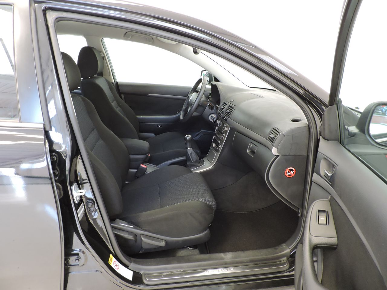 Toyota Avensis Wagon 1.8 VVT-i Sol - Foto 10