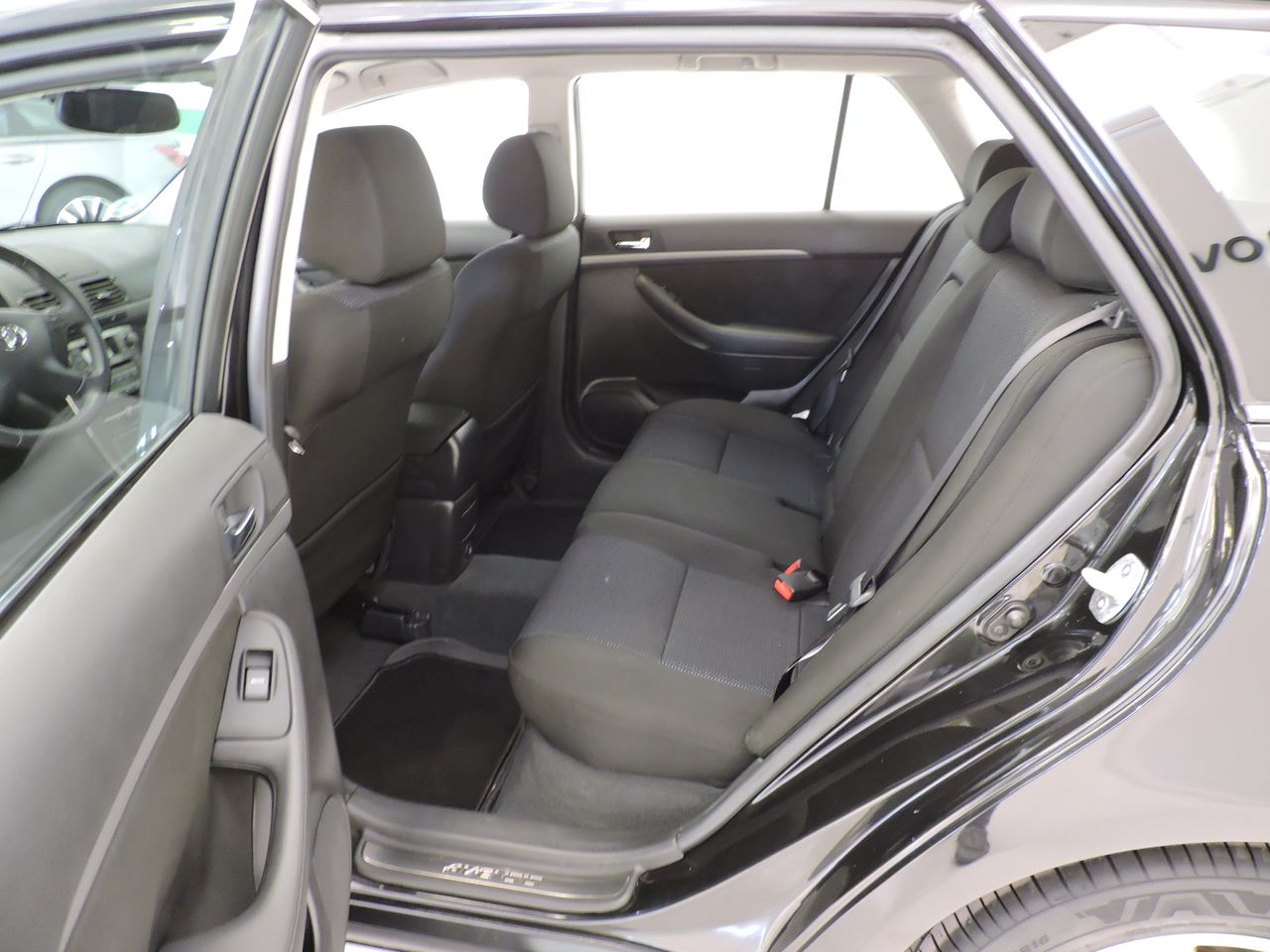 Toyota Avensis Wagon 1.8 VVT-i Sol - Foto 11