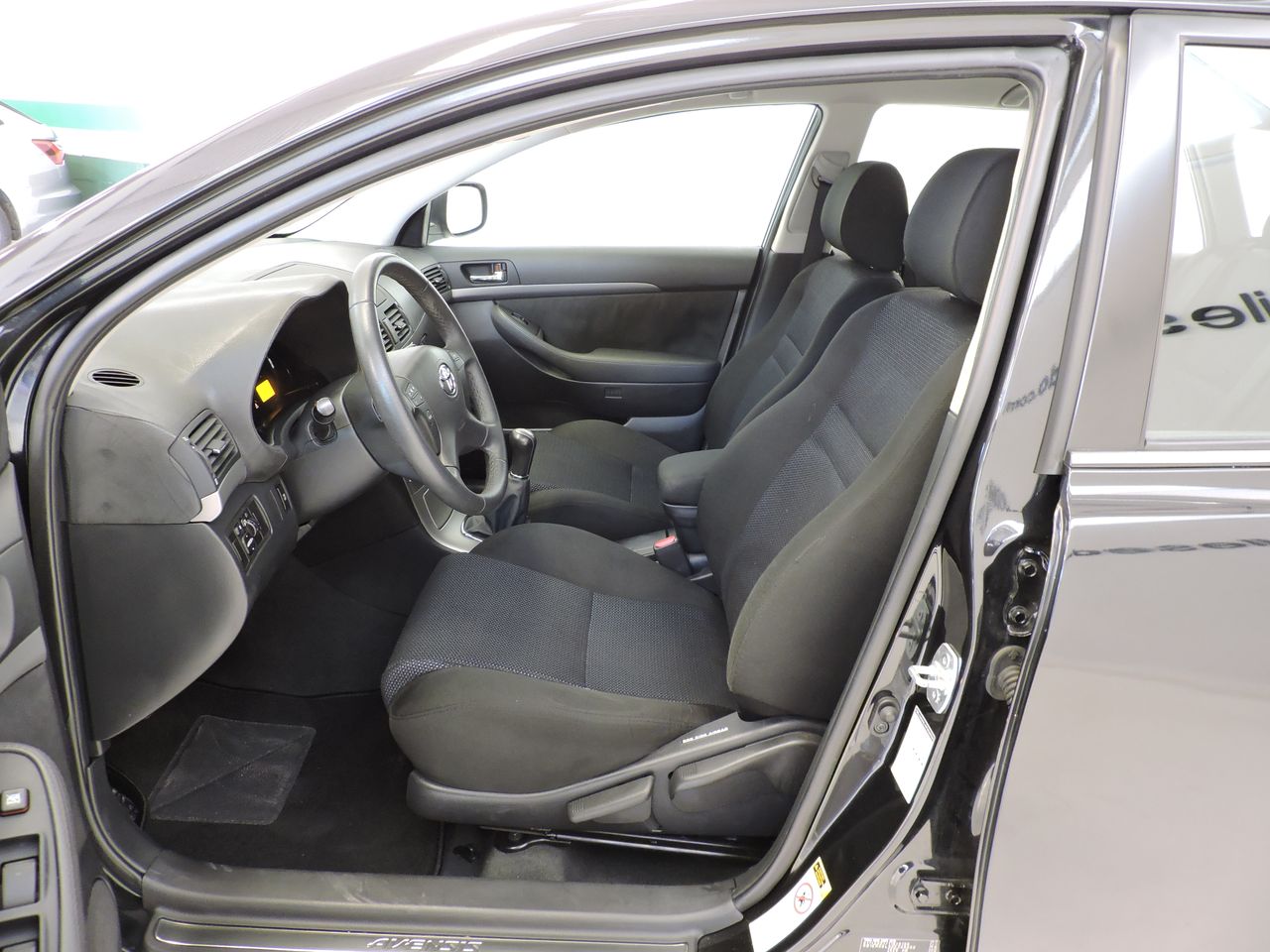 Toyota Avensis Wagon 1.8 VVT-i Sol - Foto 9