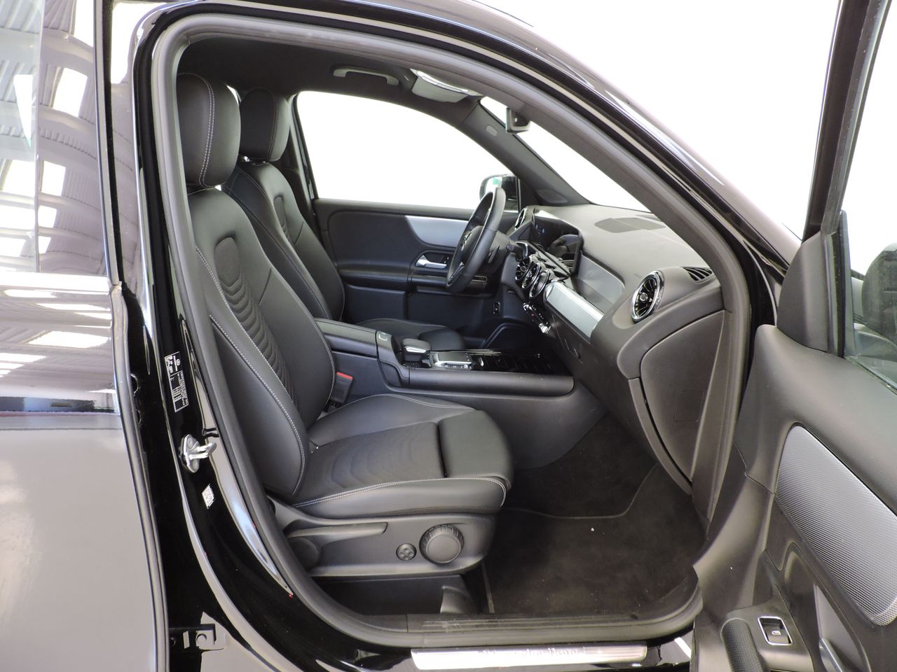 Mercedes Clase GLB MERCEDES GLB 200 D AUTOMATIC BUSINESS EXTRA - Foto 10