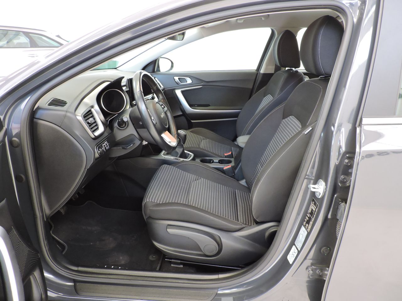 Kia XCeed Drive 1.0 T-GDi 74 kW (100 CV) - Foto 9