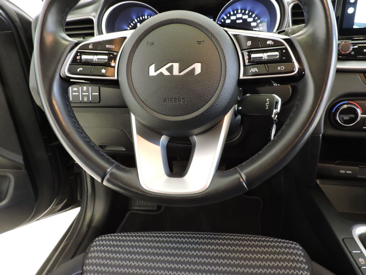 Kia XCeed Drive 1.0 T-GDi 74 kW (100 CV) - Foto 12
