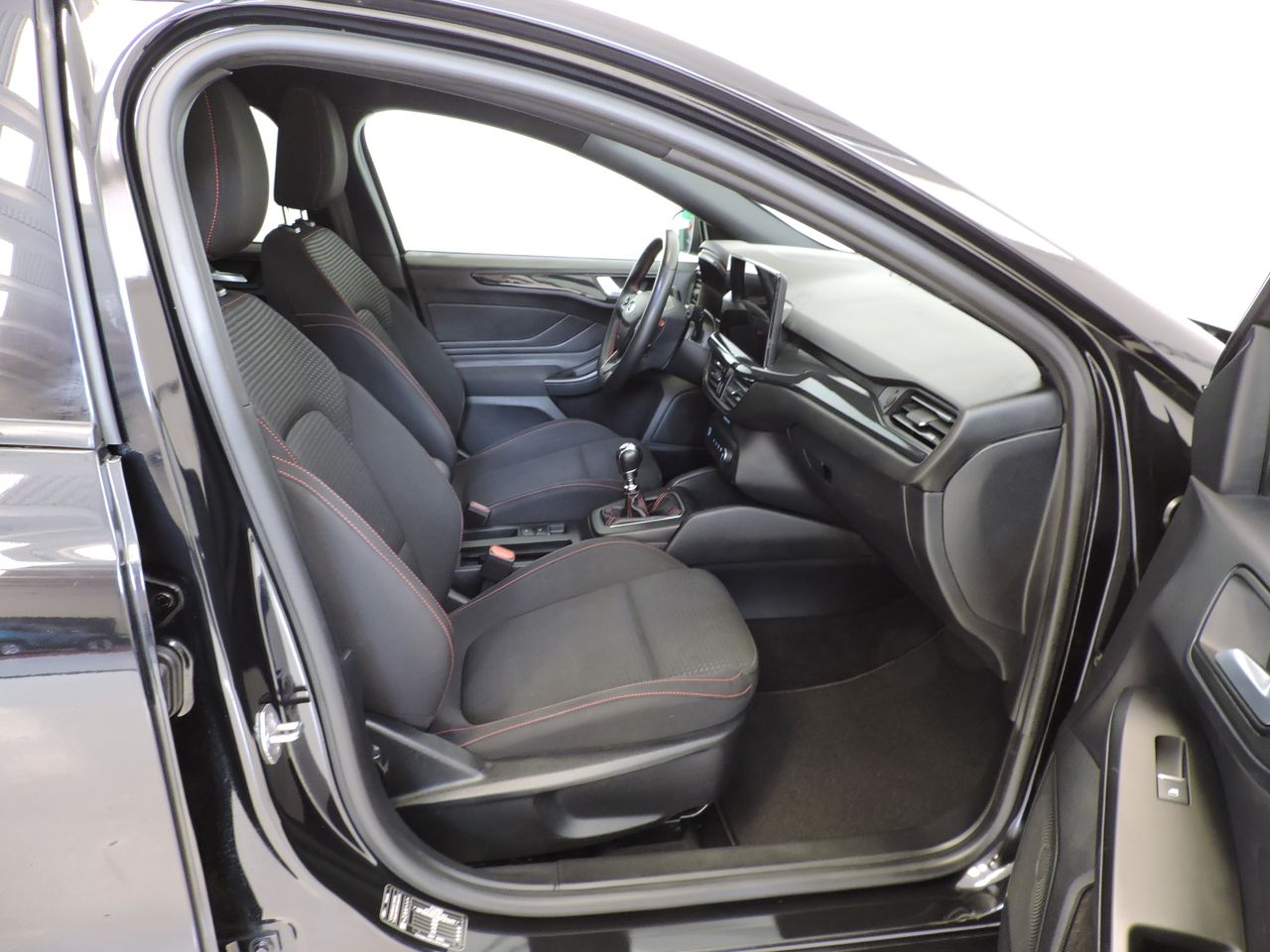 Ford Focus Berlina ST-Line 1.0 EcoBoost MHEV 114 kW (155 CV) - Foto 14