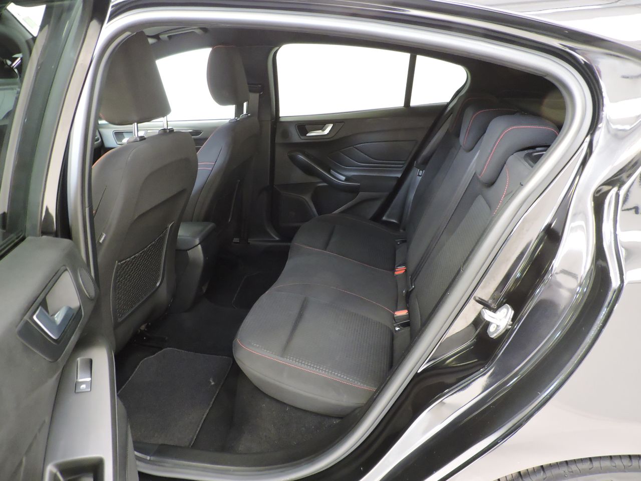 Ford Focus Berlina ST-Line 1.0 EcoBoost MHEV 114 kW (155 CV) - Foto 10