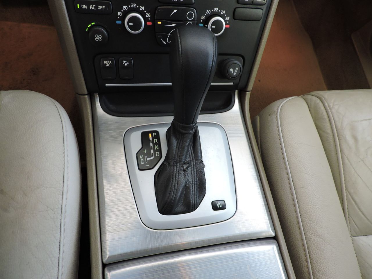 Volvo XC90 D5 Momentum Aut. (7 plazas) - Foto 13