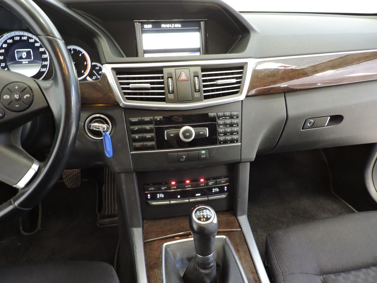 Mercedes Clase E E 220 CDI BlueEFFICIENCY Berlina - Foto 13