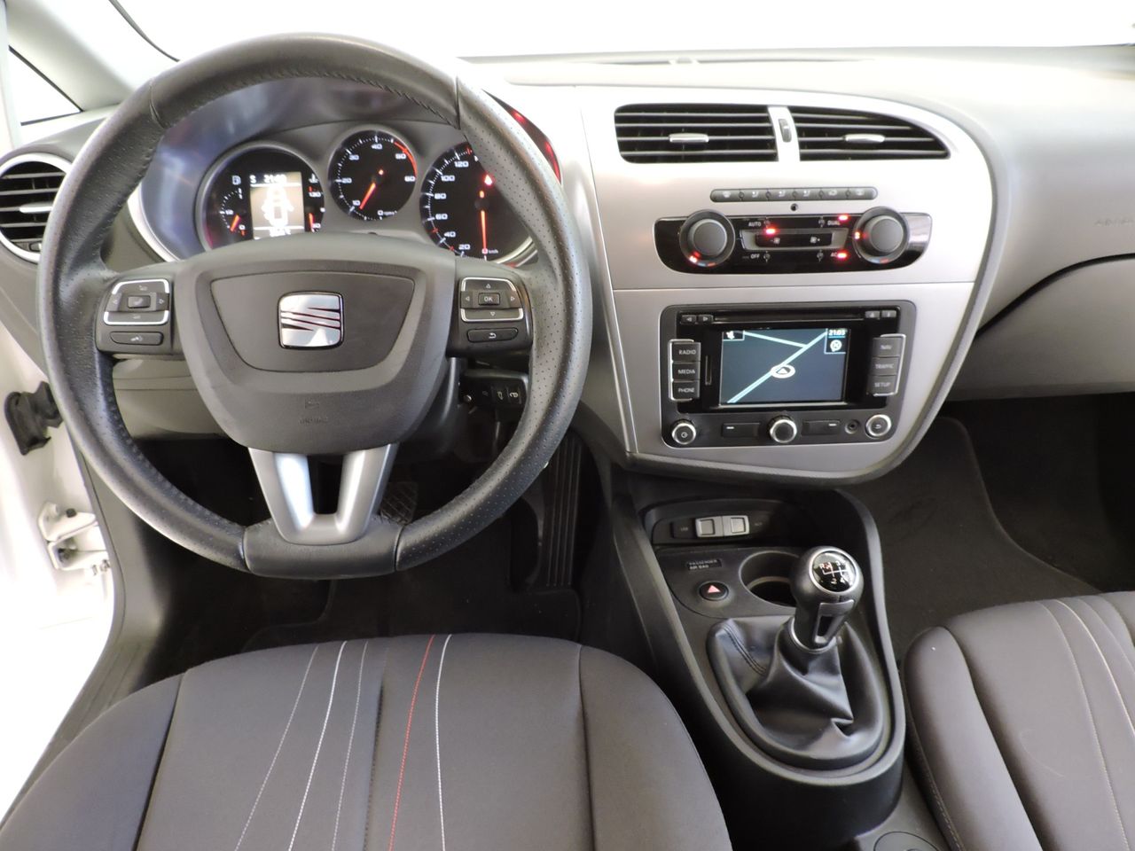Seat Leon León Style Copa 1.6 TDI CR 105 CV - Foto 8