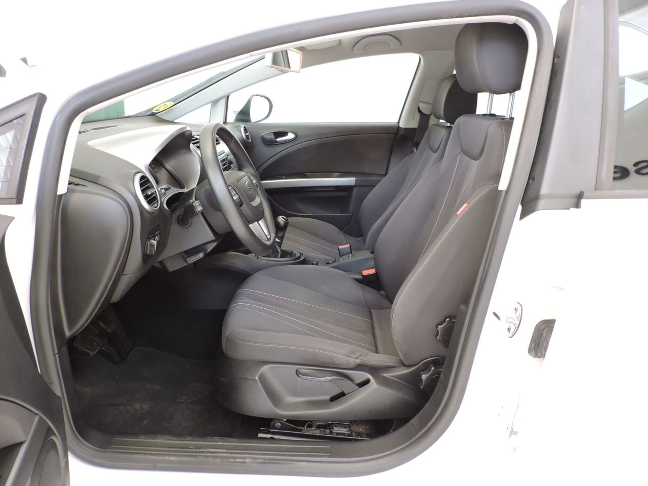 Seat Leon León Style Copa 1.6 TDI CR 105 CV - Foto 9