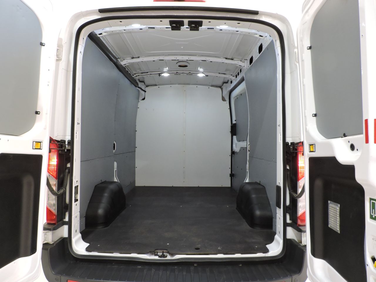 Ford Transit TRANSIT 2T 350M FOU MWB HR DSL 2.0 TDCi L2H2 Trend - Foto 14