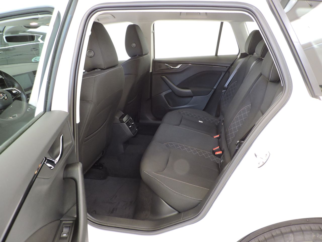 Skoda Kamiq Kamiq 1.0 TSI 81 kW - Foto 11