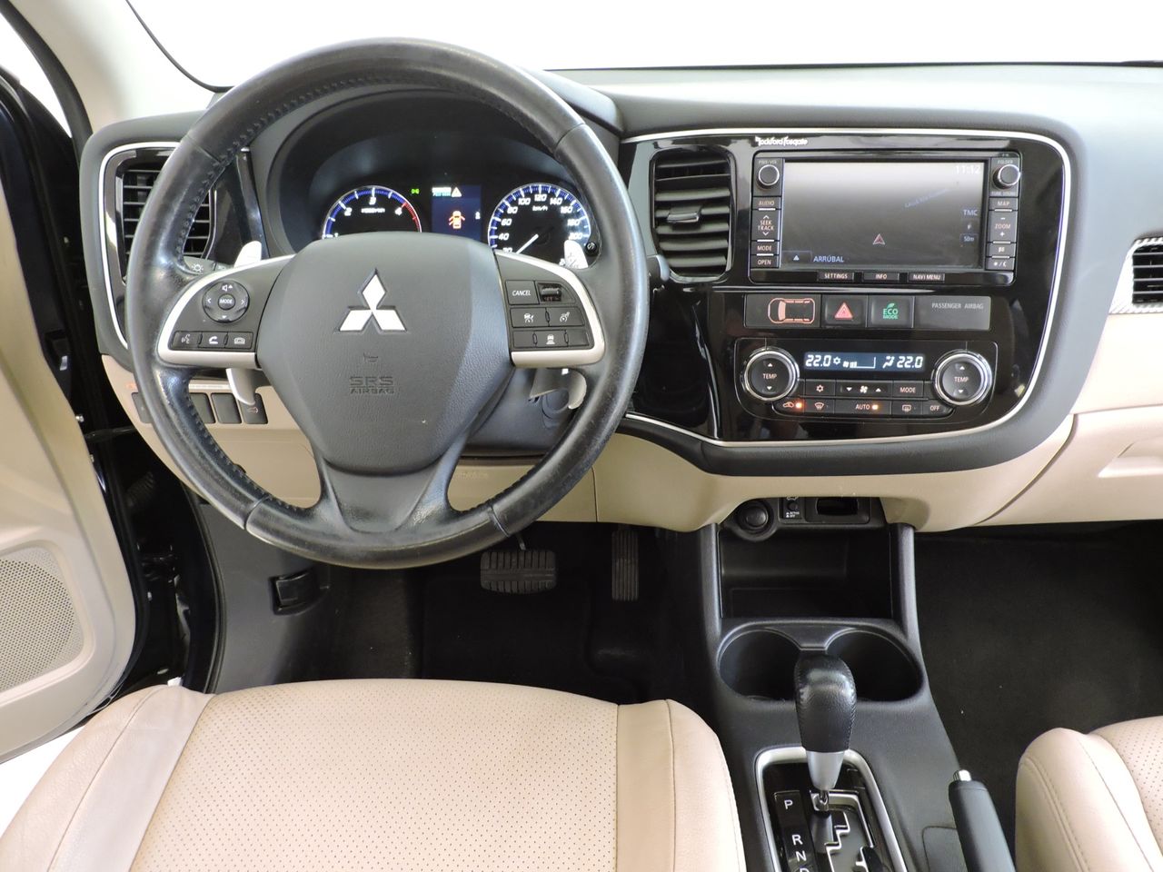 Mitsubishi Outlander Kaiteki 4WD 220 DI-D 6AT 7 plazas - Foto 8