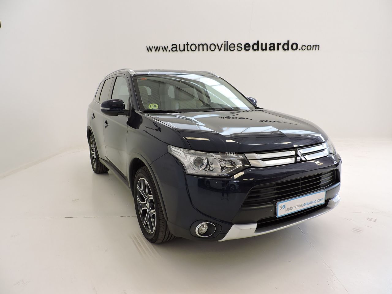 Mitsubishi Outlander Kaiteki 4WD 220 DI-D 6AT 7 plazas - Foto 4
