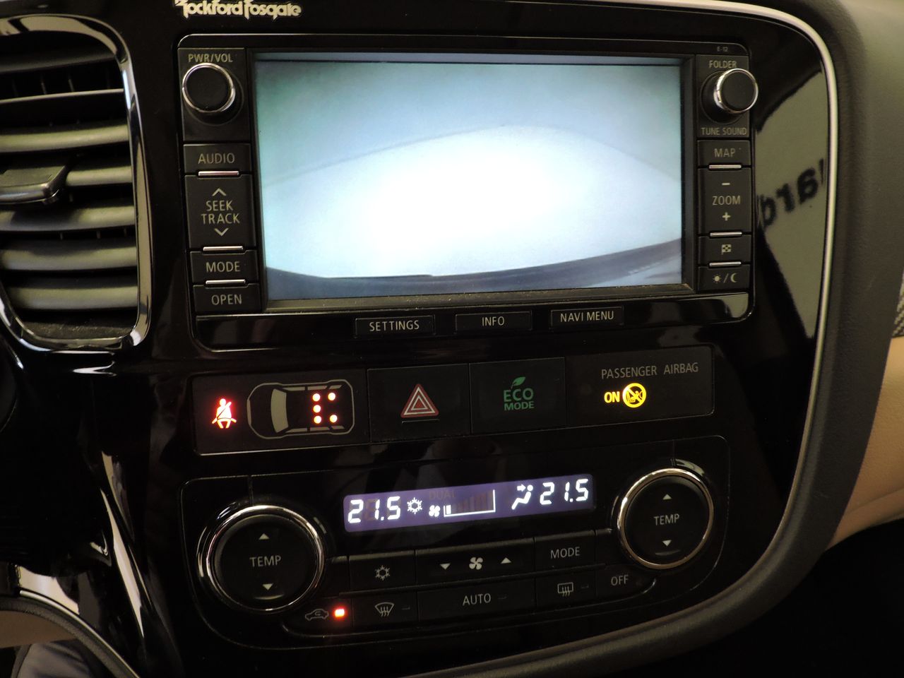 Mitsubishi Outlander Kaiteki 4WD 220 DI-D 6AT 7 plazas - Foto 14