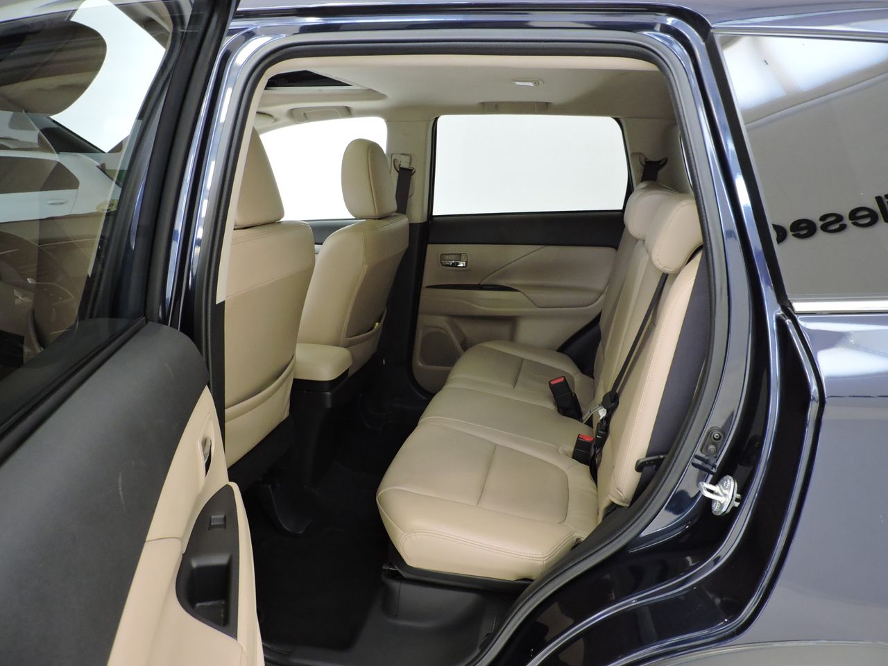 Mitsubishi Outlander Kaiteki 4WD 220 DI-D 6AT 7 plazas - Foto 11