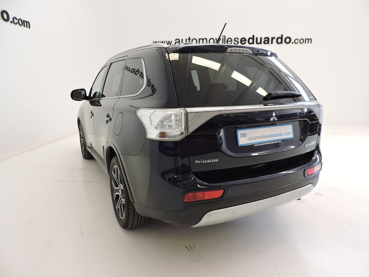 Mitsubishi Outlander Kaiteki 4WD 220 DI-D 6AT 7 plazas - Foto 7