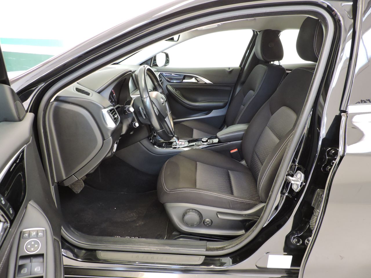 Infiniti Q30 1.6tc Premium 7DCT - Foto 9