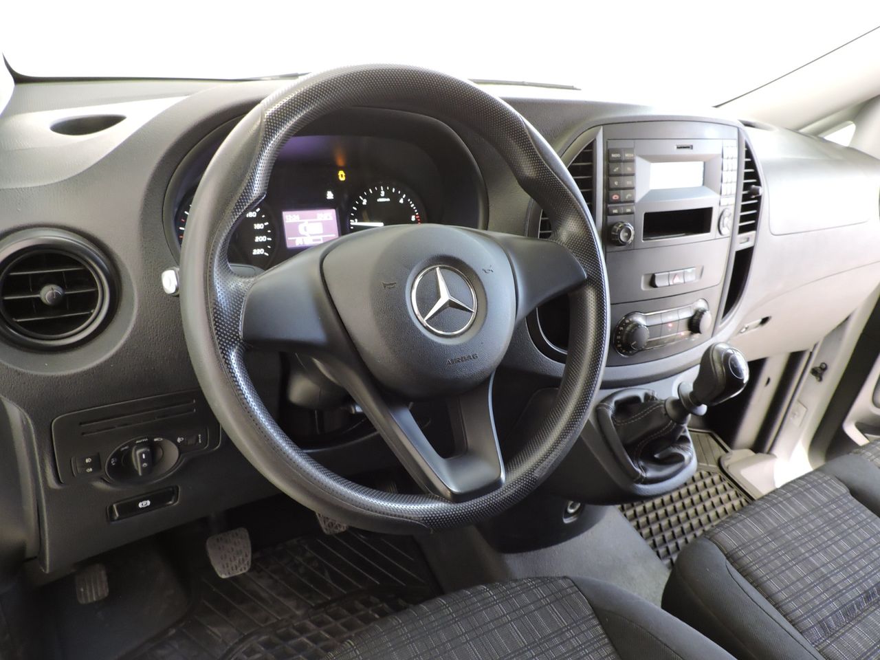 Mercedes Vito FURGON 110CDI BASE EXTRALARGA - Foto 10