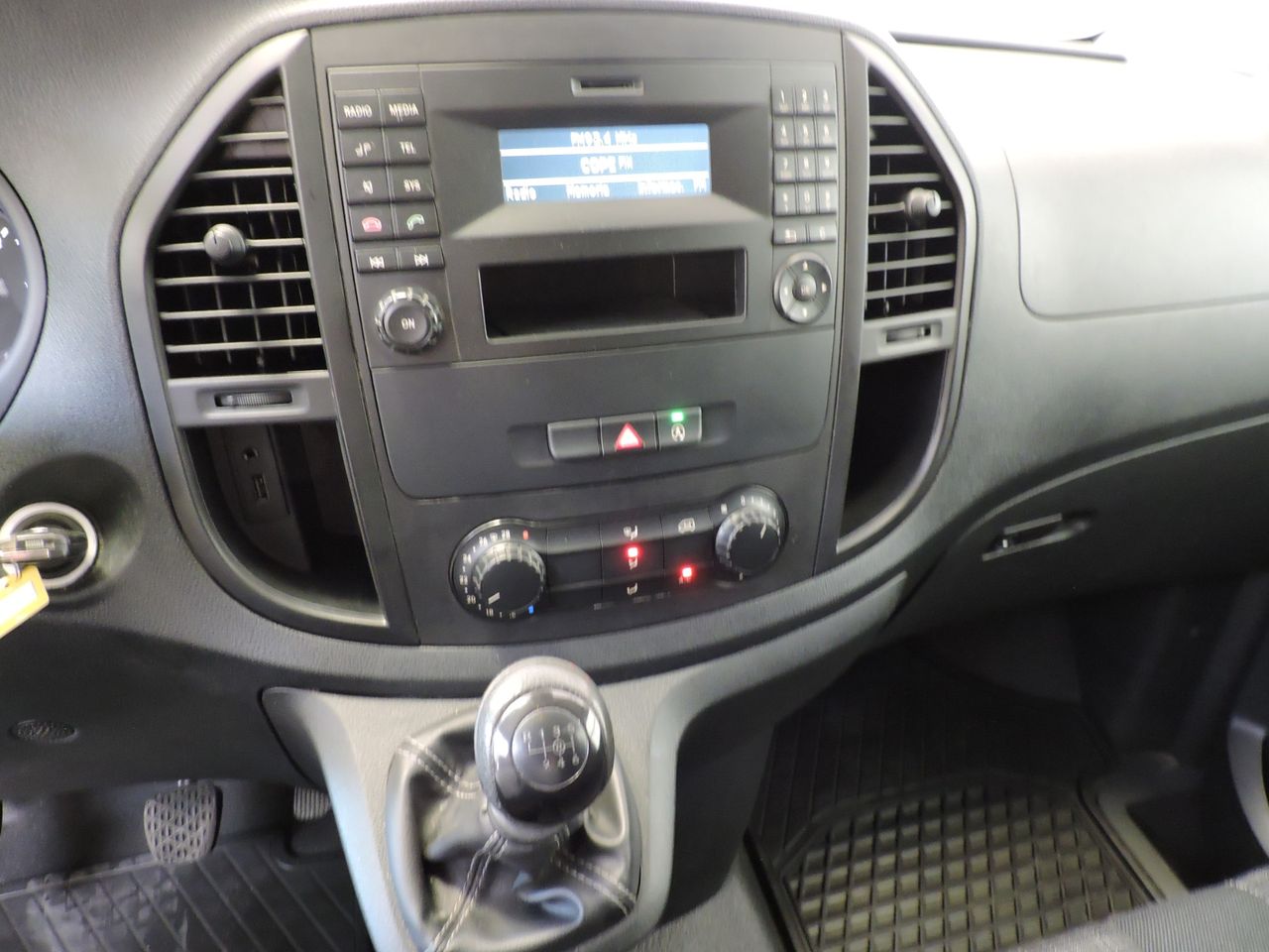 Mercedes Vito FURGON 110CDI BASE EXTRALARGA - Foto 11