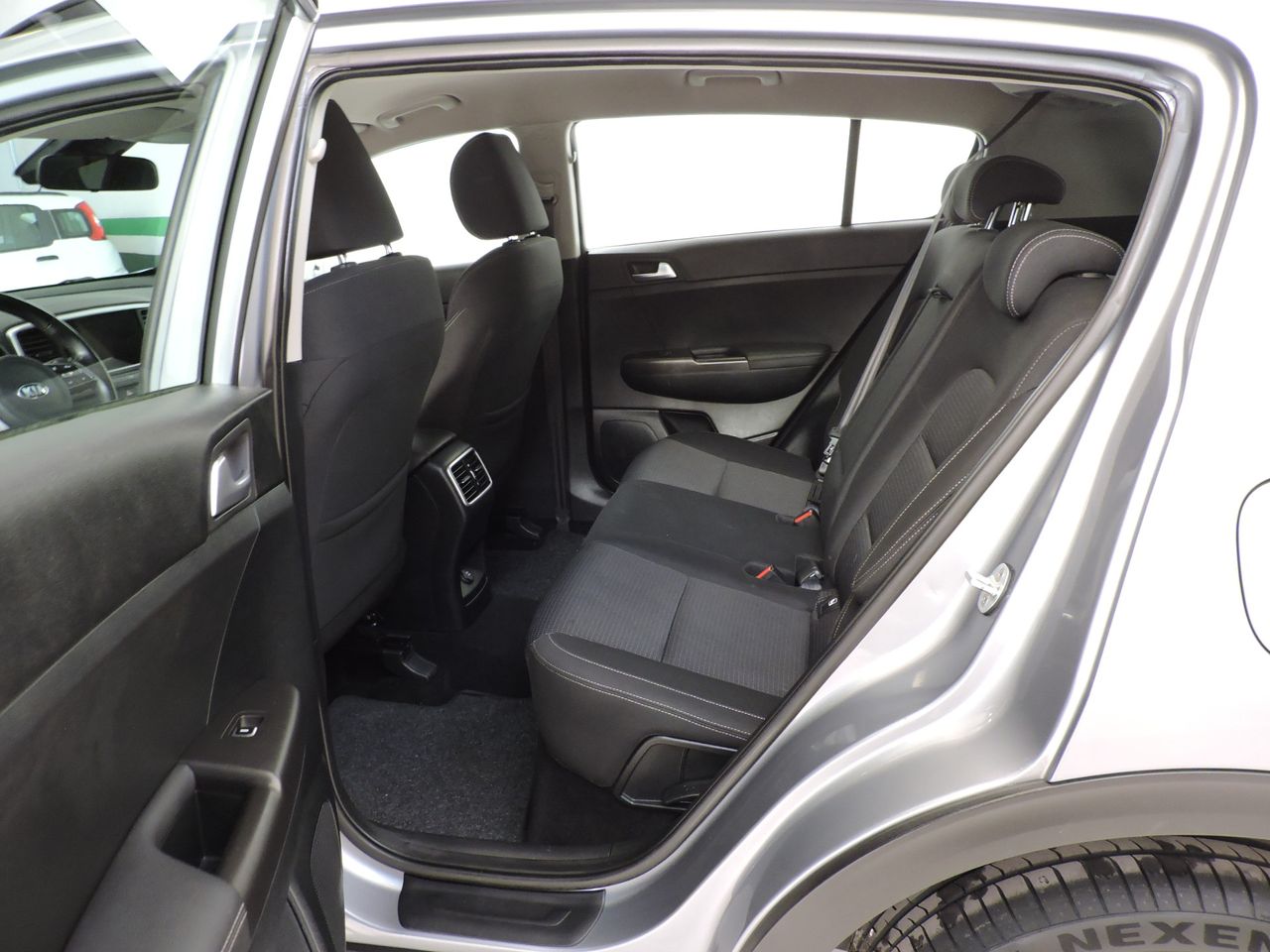 Kia Sportage 1.6 MHEV GT Line Essential 100 kW - Foto 18