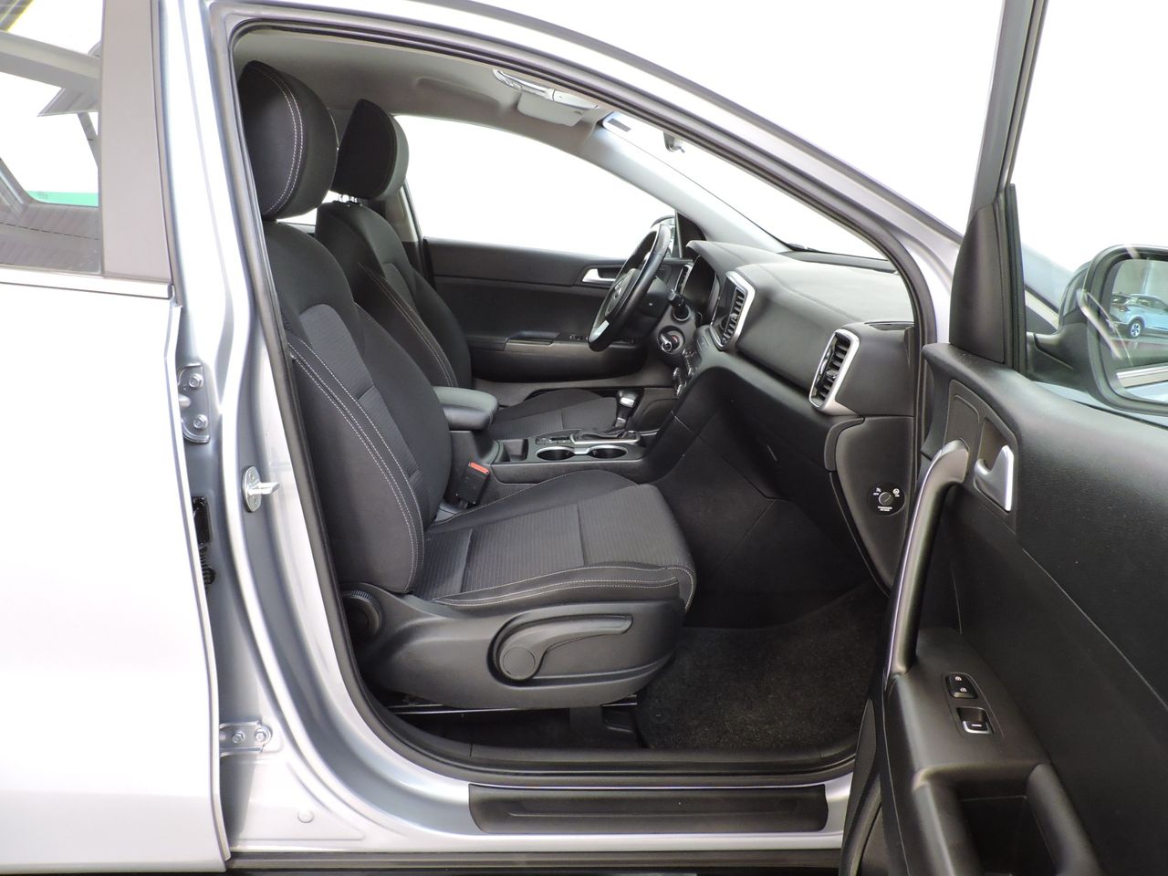 Kia Sportage 1.6 MHEV GT Line Essential 100 kW - Foto 17