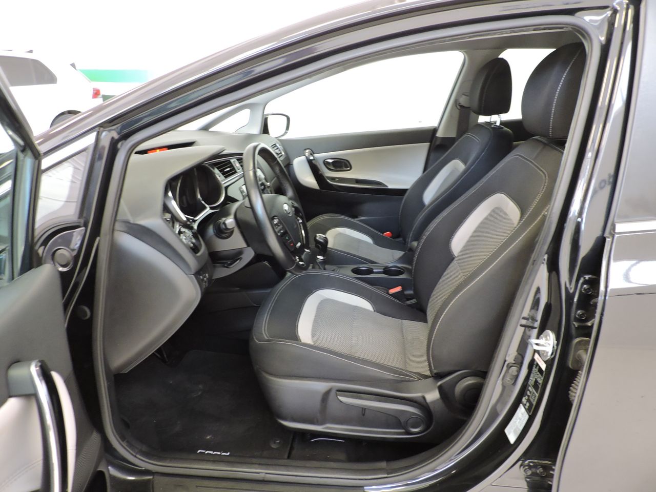 Kia Ceed cee'd 5p 1.6 CRDi VGT Drive 100 kW - Foto 9