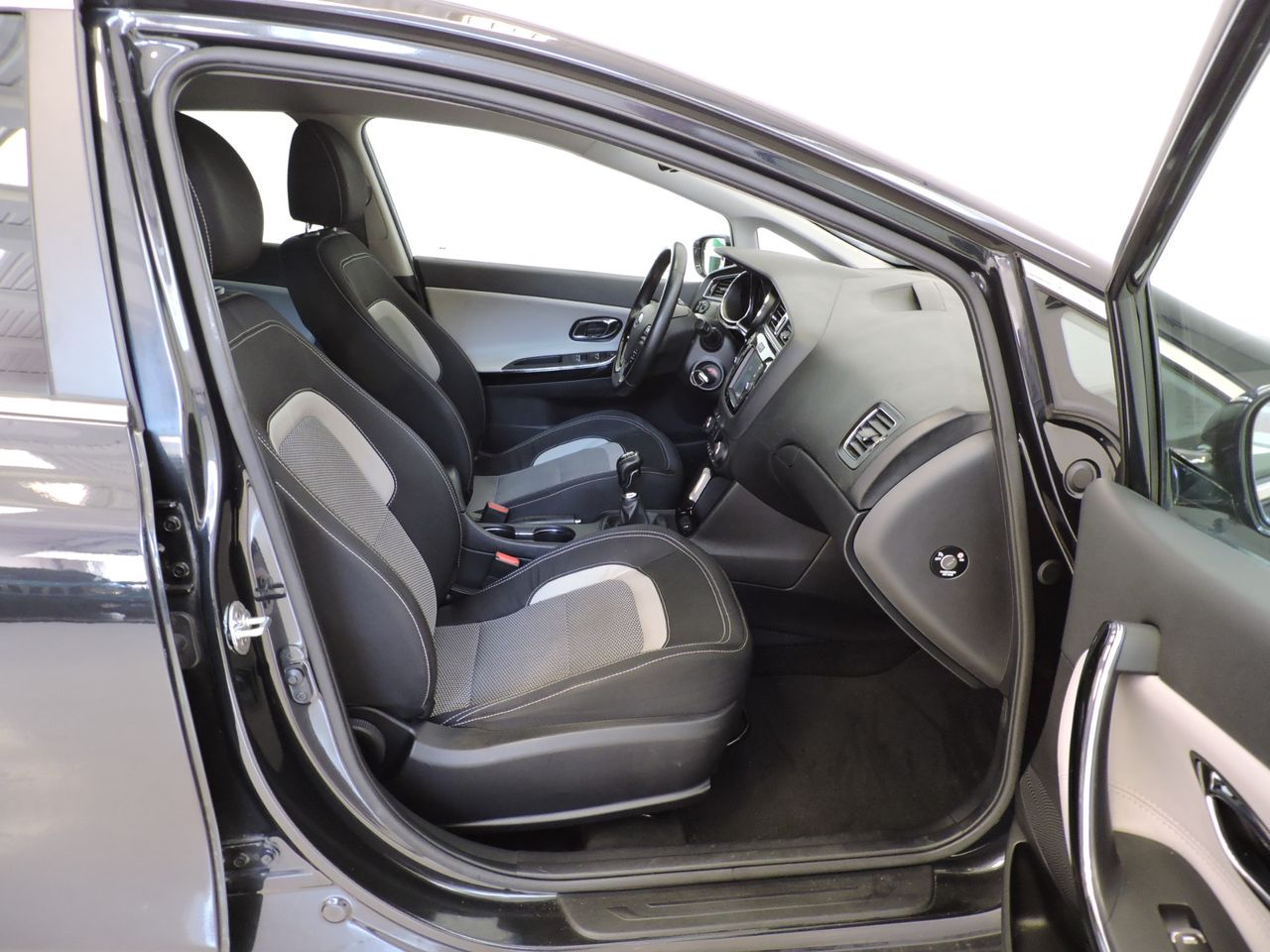 Kia Ceed cee'd 5p 1.6 CRDi VGT Drive 100 kW - Foto 10