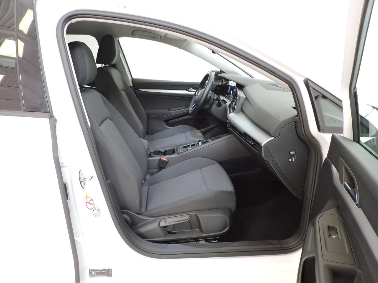 Volkswagen Golf 1.0 eTSI 81 kW - Foto 16