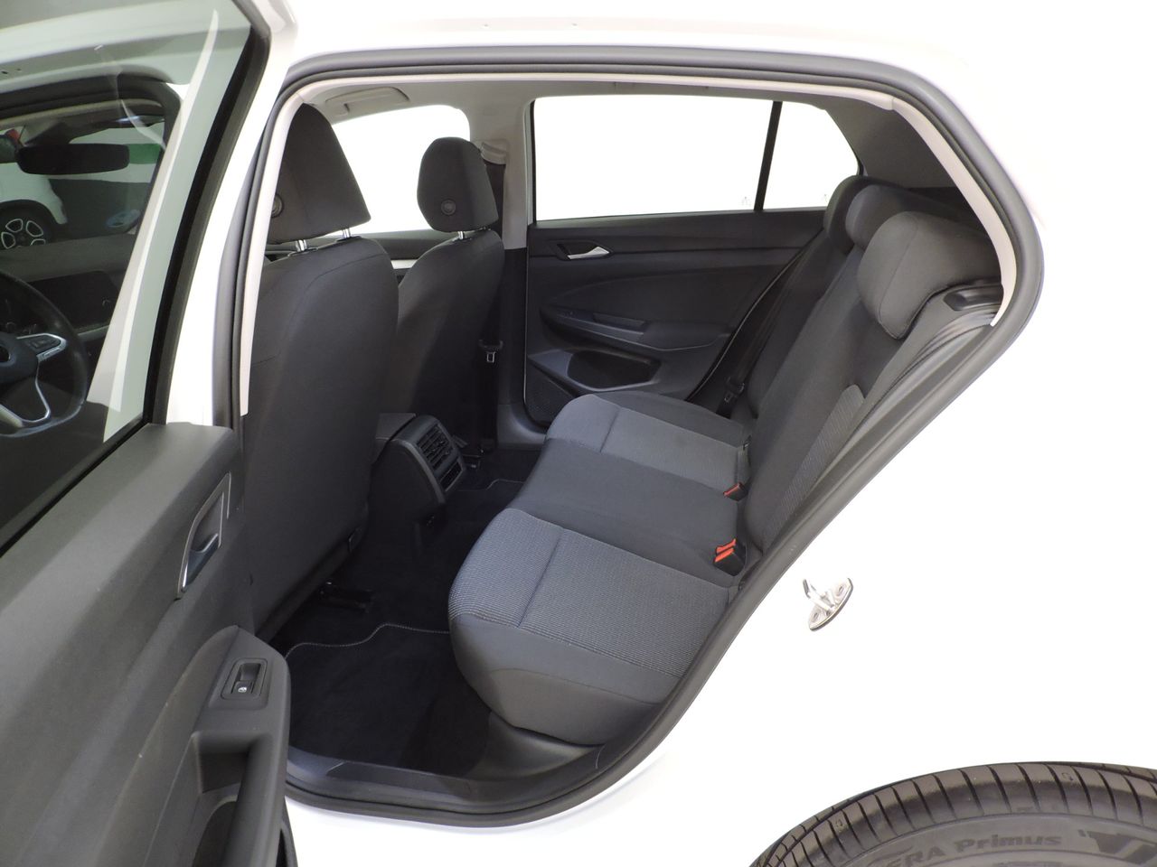 Volkswagen Golf 1.0 eTSI 81 kW - Foto 17