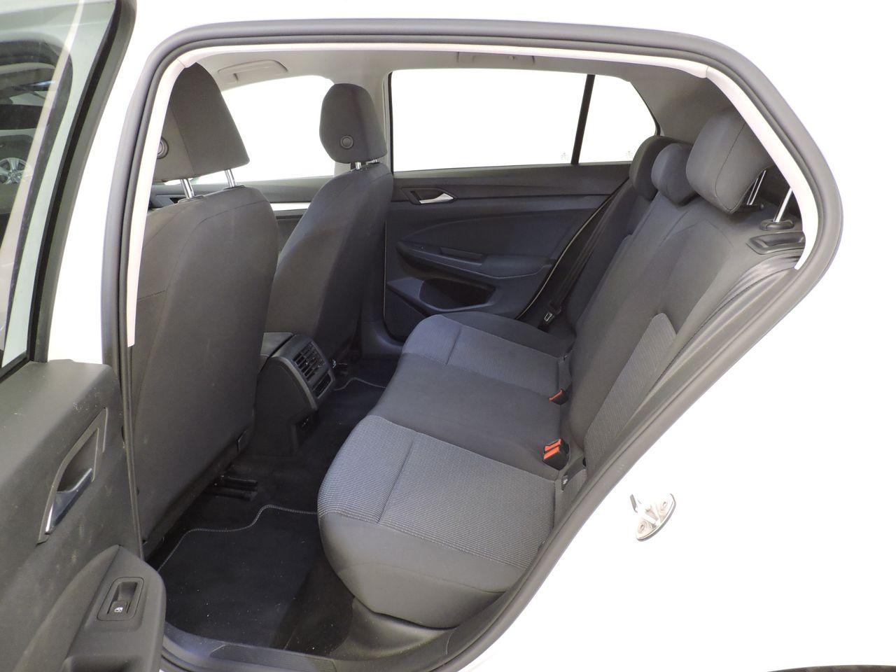 Volkswagen Golf 1.0 eTSI 81 kW - Foto 11