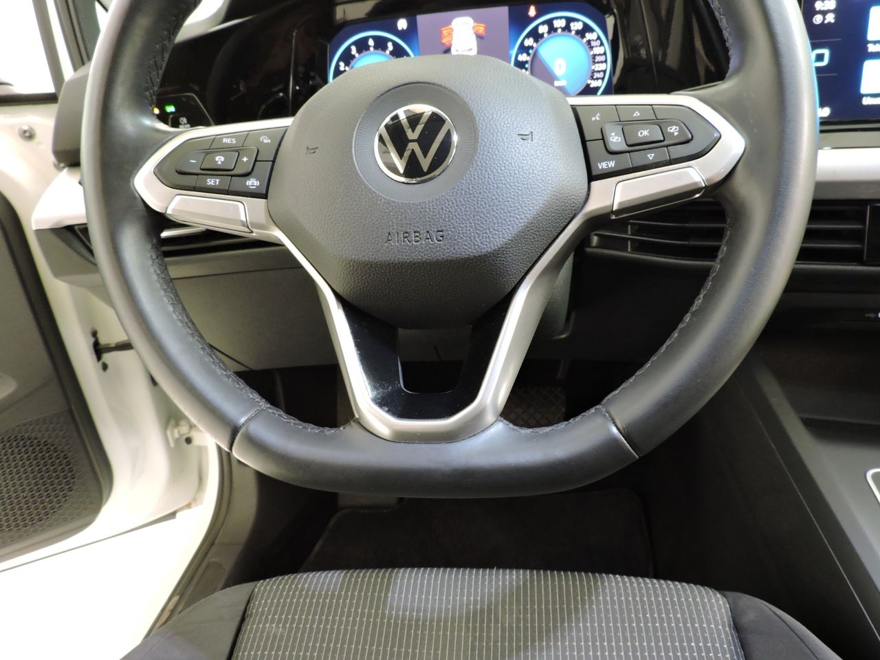 Volkswagen Golf 1.0 eTSI 81 kW - Foto 11