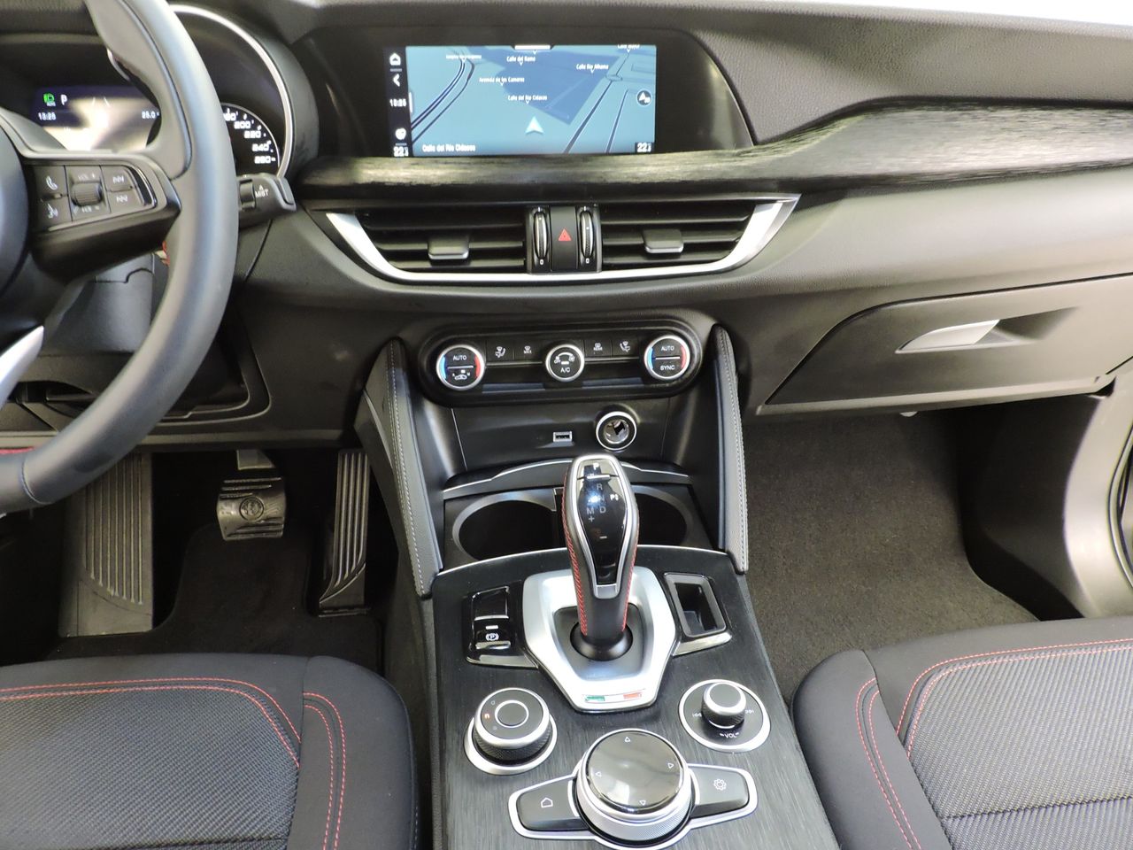 Alfa Romeo Stelvio 2.2 Diesel 118 kW - Foto 15