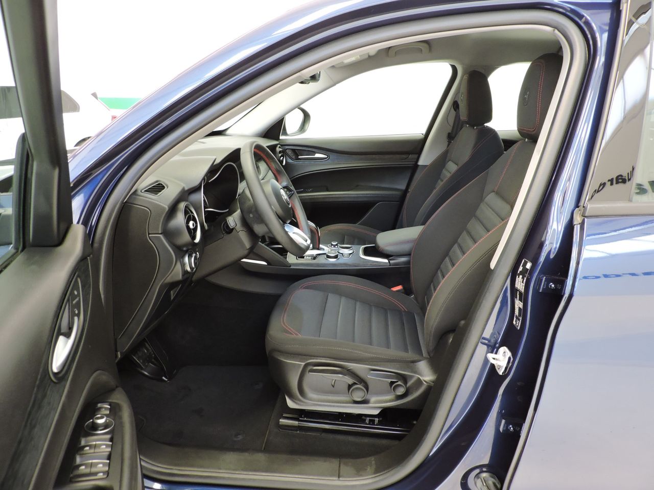 Alfa Romeo Stelvio 2.2 Diesel 118 kW - Foto 9