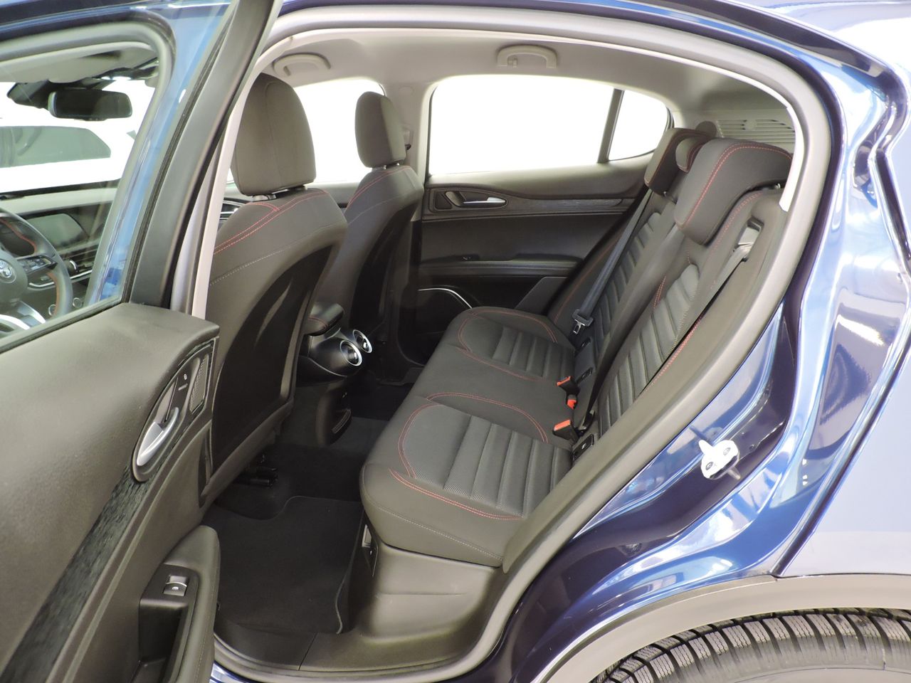 Alfa Romeo Stelvio 2.2 Diesel 118 kW - Foto 11