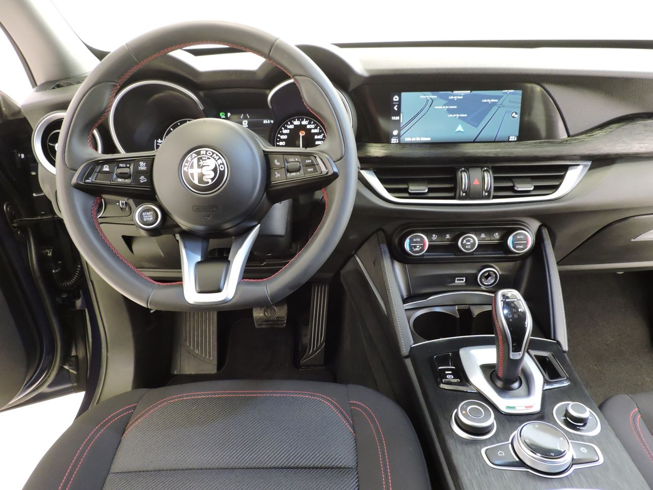 Alfa Romeo Stelvio 2.2 Diesel 118 kW - Foto 8
