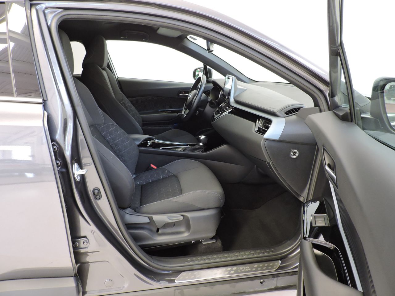 Toyota C-HR 180H Advance - Foto 17