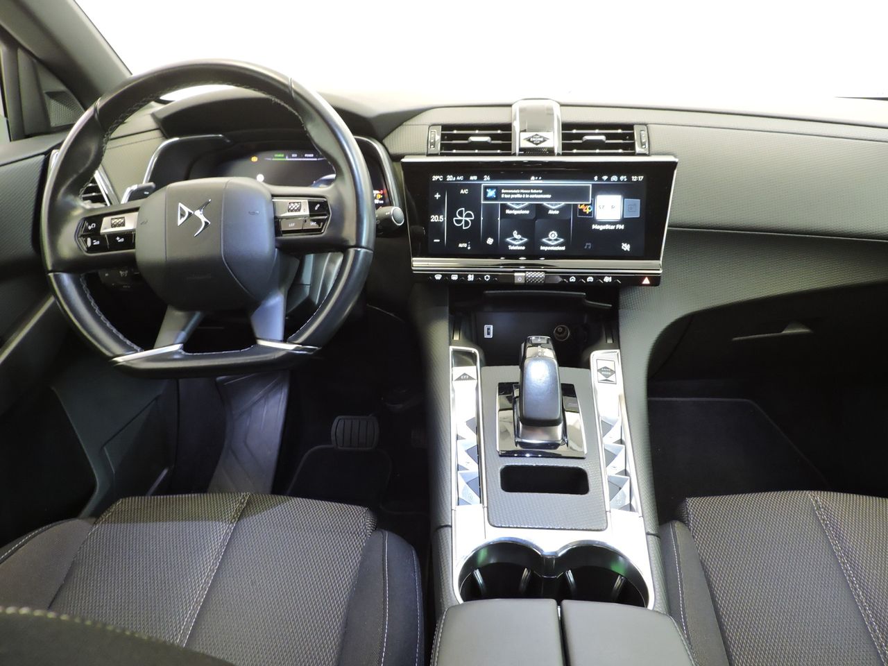 DS DS 7 Bastille E-TENSE 225 - Foto 8