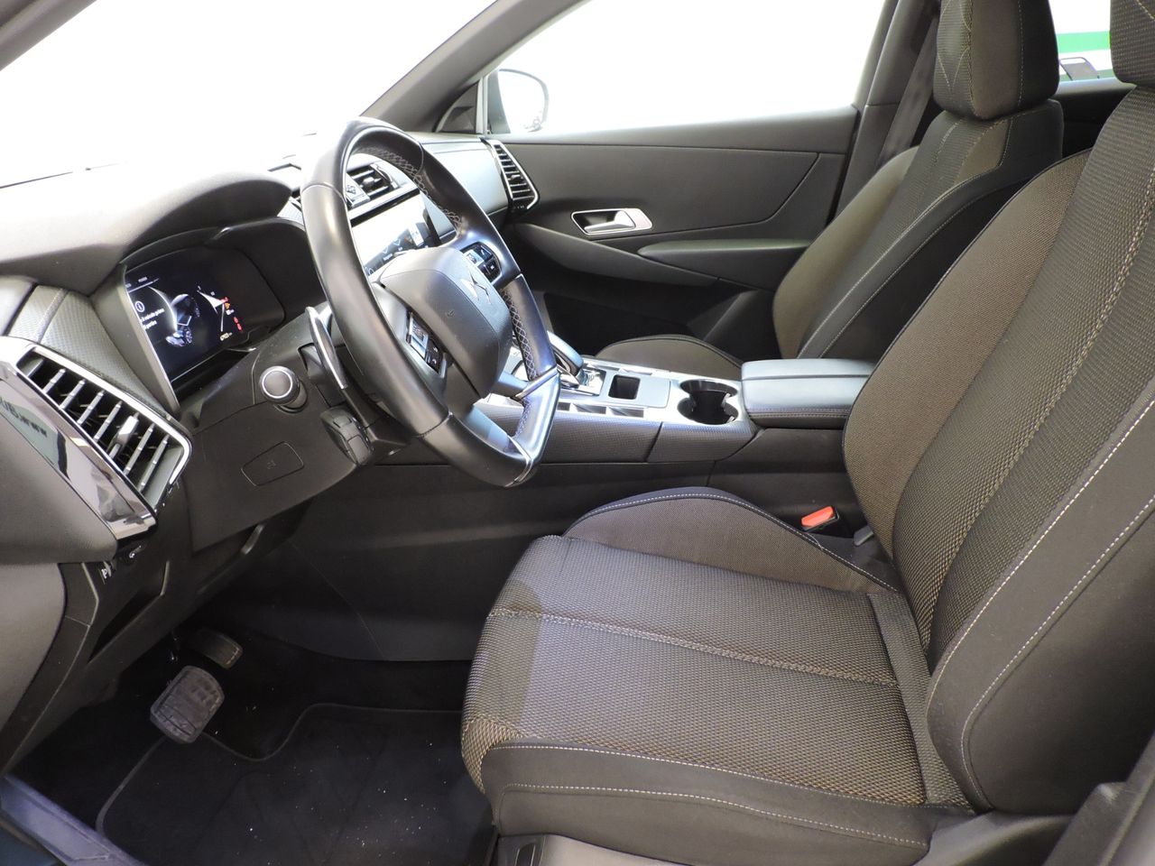 DS DS 7 Bastille E-TENSE 225 - Foto 9