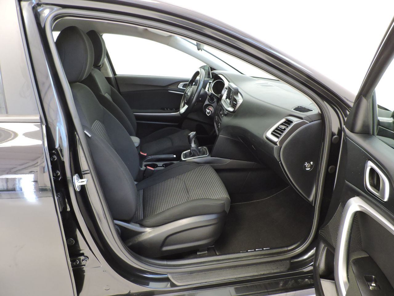 Kia Ceed 5p 1.0 T-GDi Concept 88 kW - Foto 12