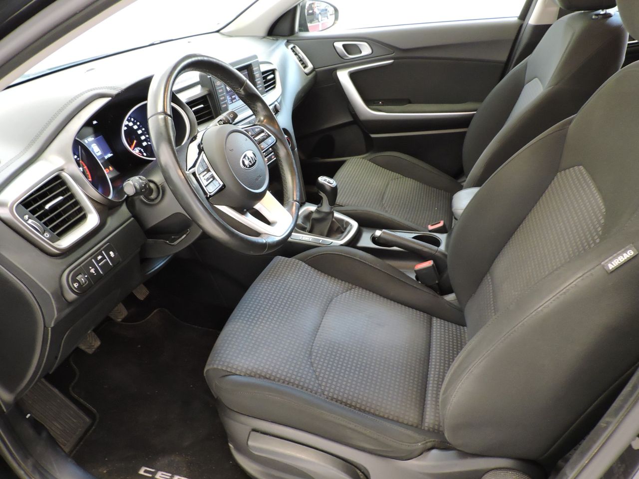 Kia Ceed 5p 1.0 T-GDi Concept 88 kW - Foto 9