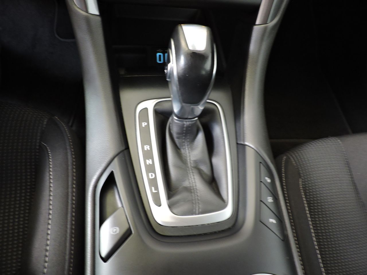 Ford Mondeo FORD MONDEO HIBRIDO 2.0 HEV TITANIUM 140CV - Foto 15