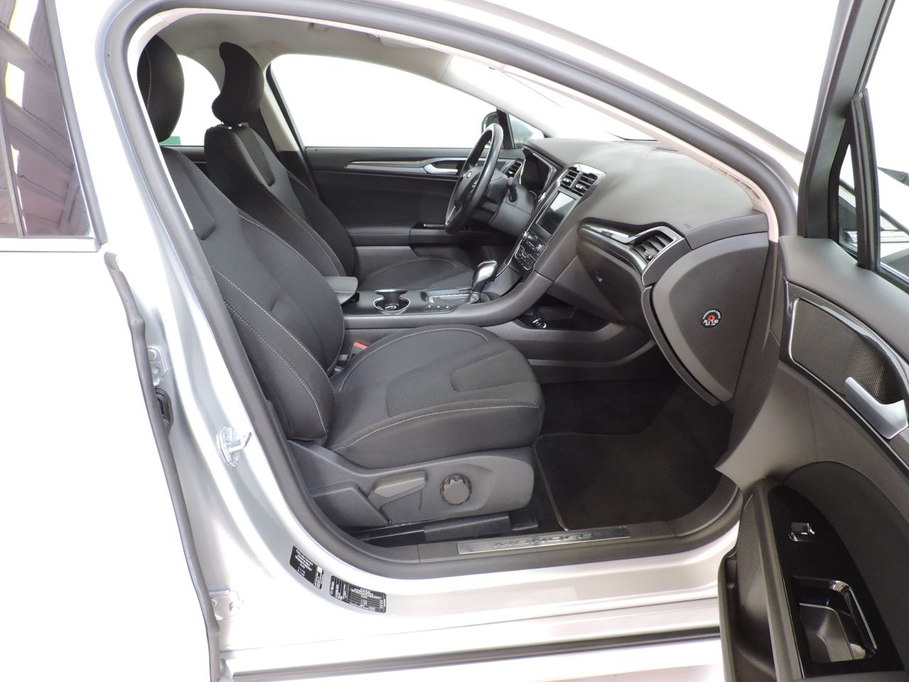 Ford Mondeo FORD MONDEO HIBRIDO 2.0 HEV TITANIUM 140CV - Foto 10