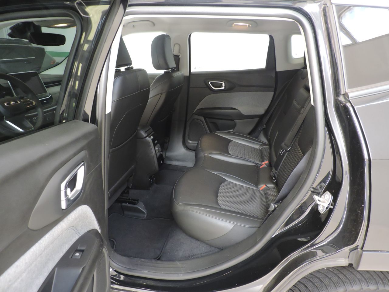 Jeep Compass Limited 1.3 Turbo 110 kW - Foto 11